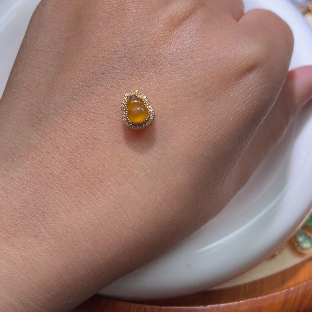 翡翠颈饰18K金镶嵌彭*天然