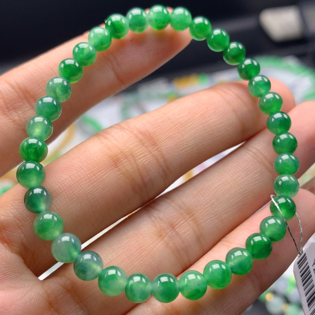 未镶嵌翡翠手链卡