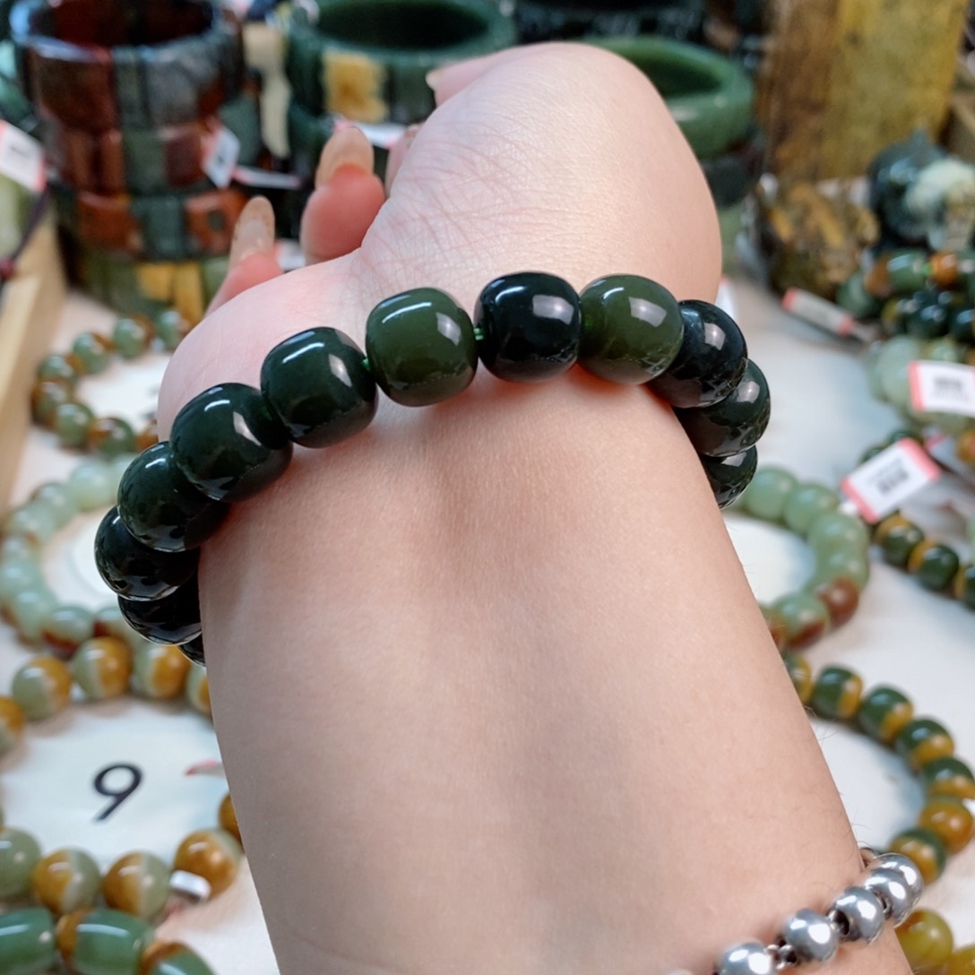 透闪石质玉手串未镶嵌