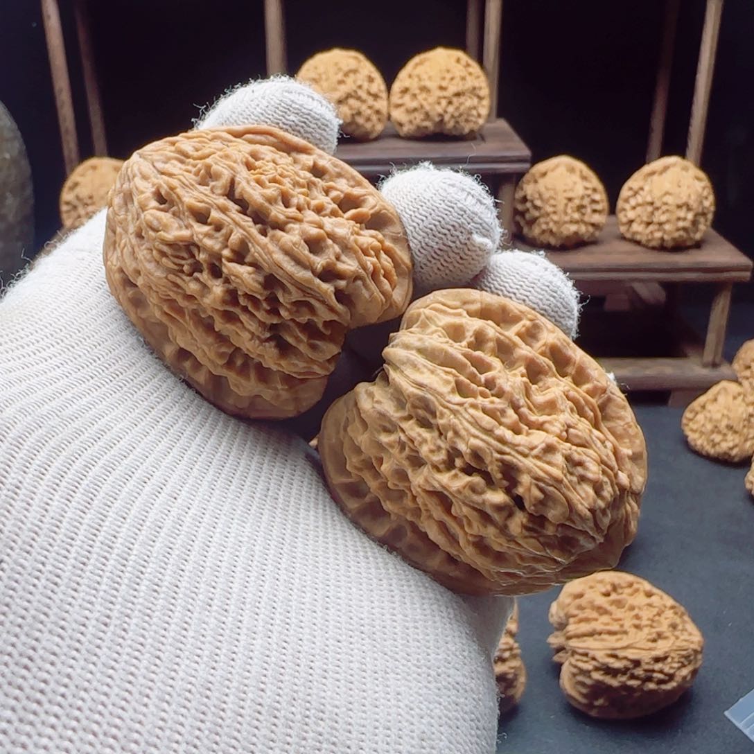 文玩核桃吊坠边41  高45高炮