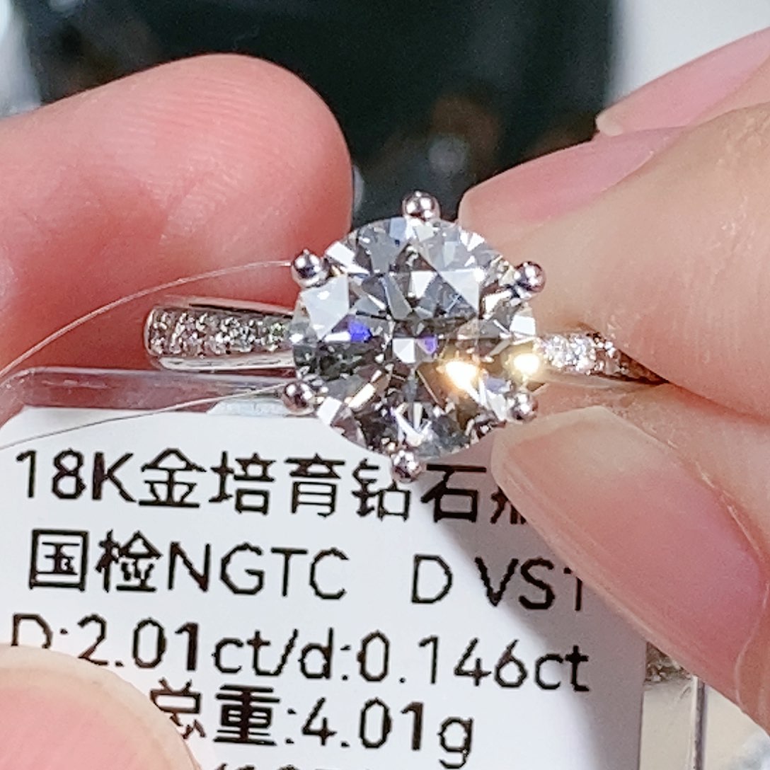 实验室培育钻石18K金镶嵌