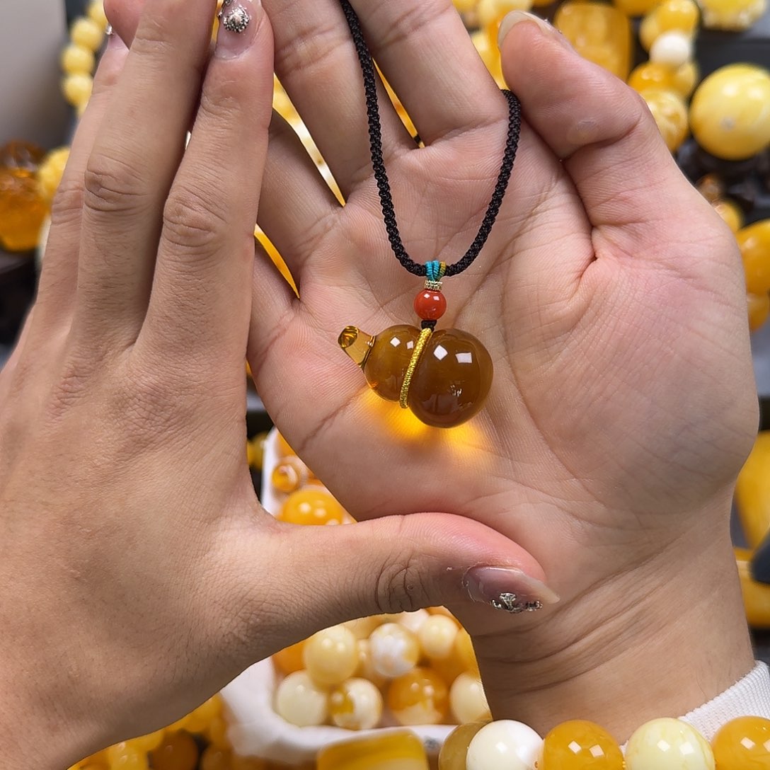 蜜蜡珠宝奇石未镶嵌