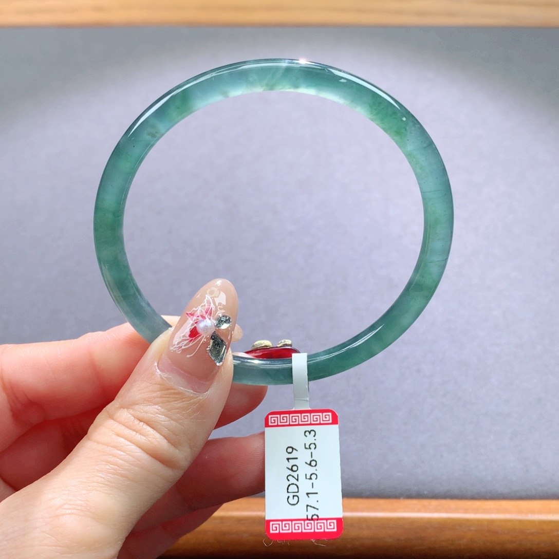 翡翠手镯未镶嵌天然翡翠手镯