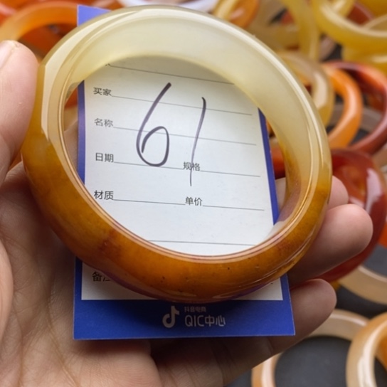 石英质玉未镶嵌手镯