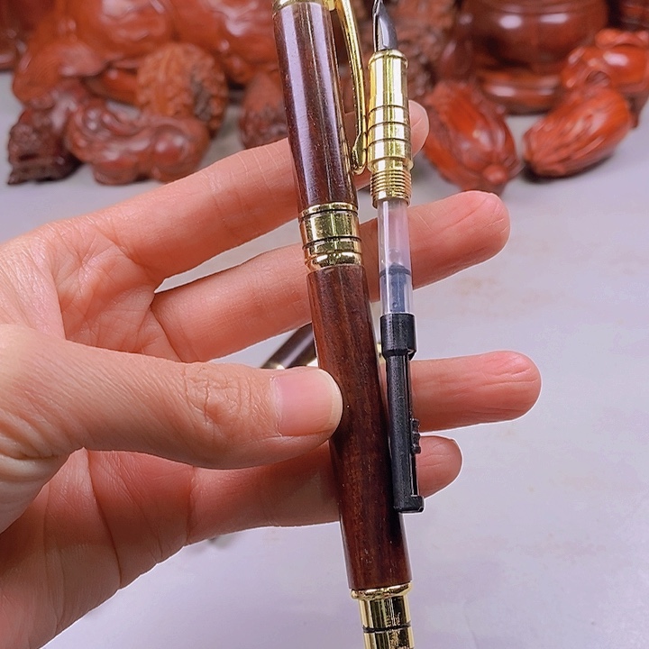 檀香紫檀（小叶紫檀）终****然