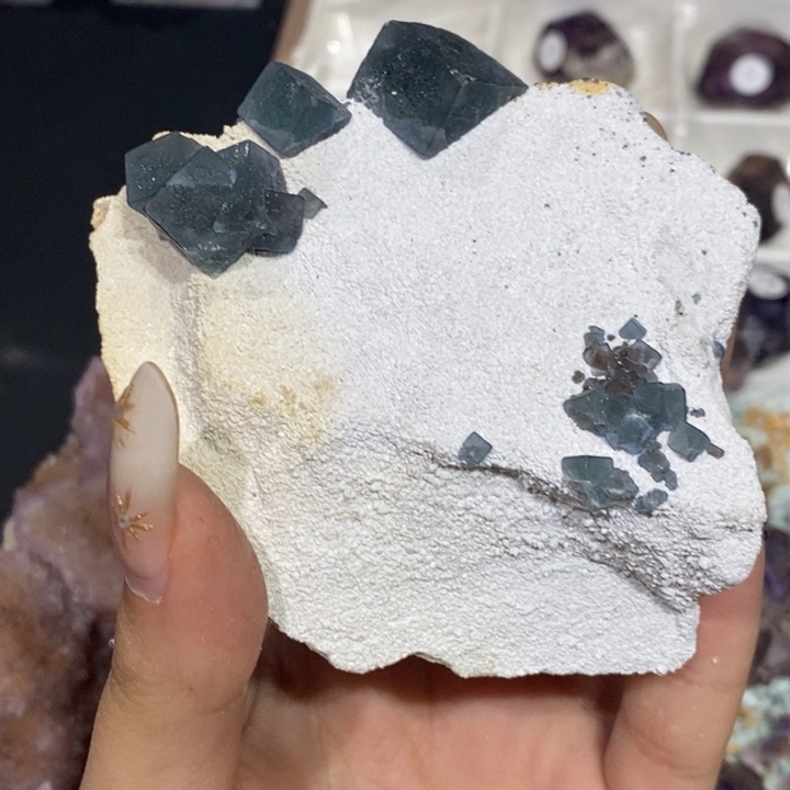 石材内蒙莫兰迪方块体好！雪地