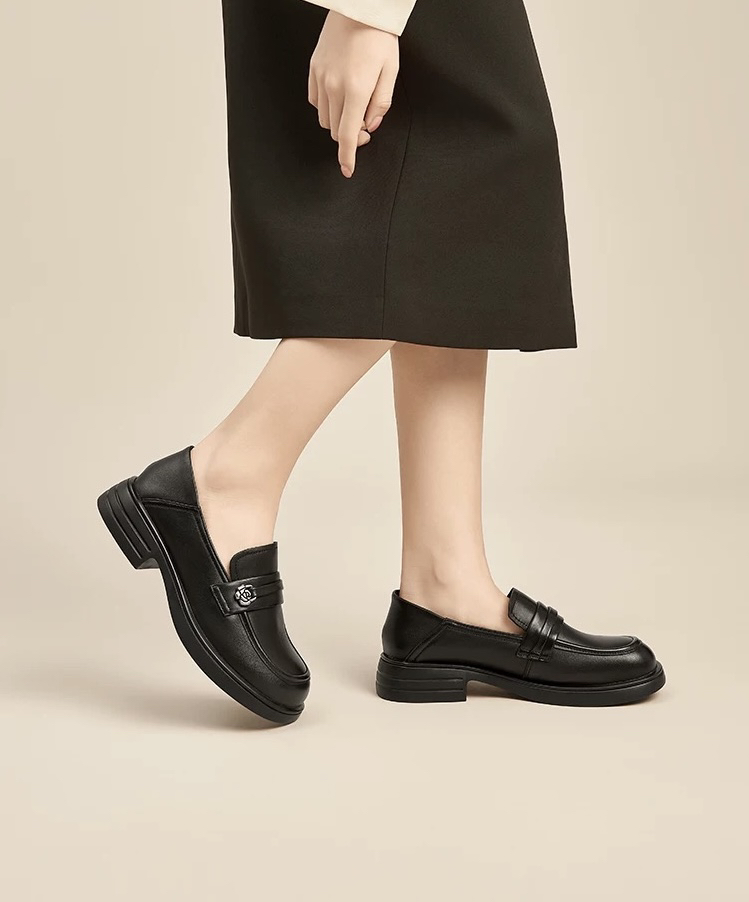 2741149新款高品质头层小牛皮单鞋猪皮脚垫