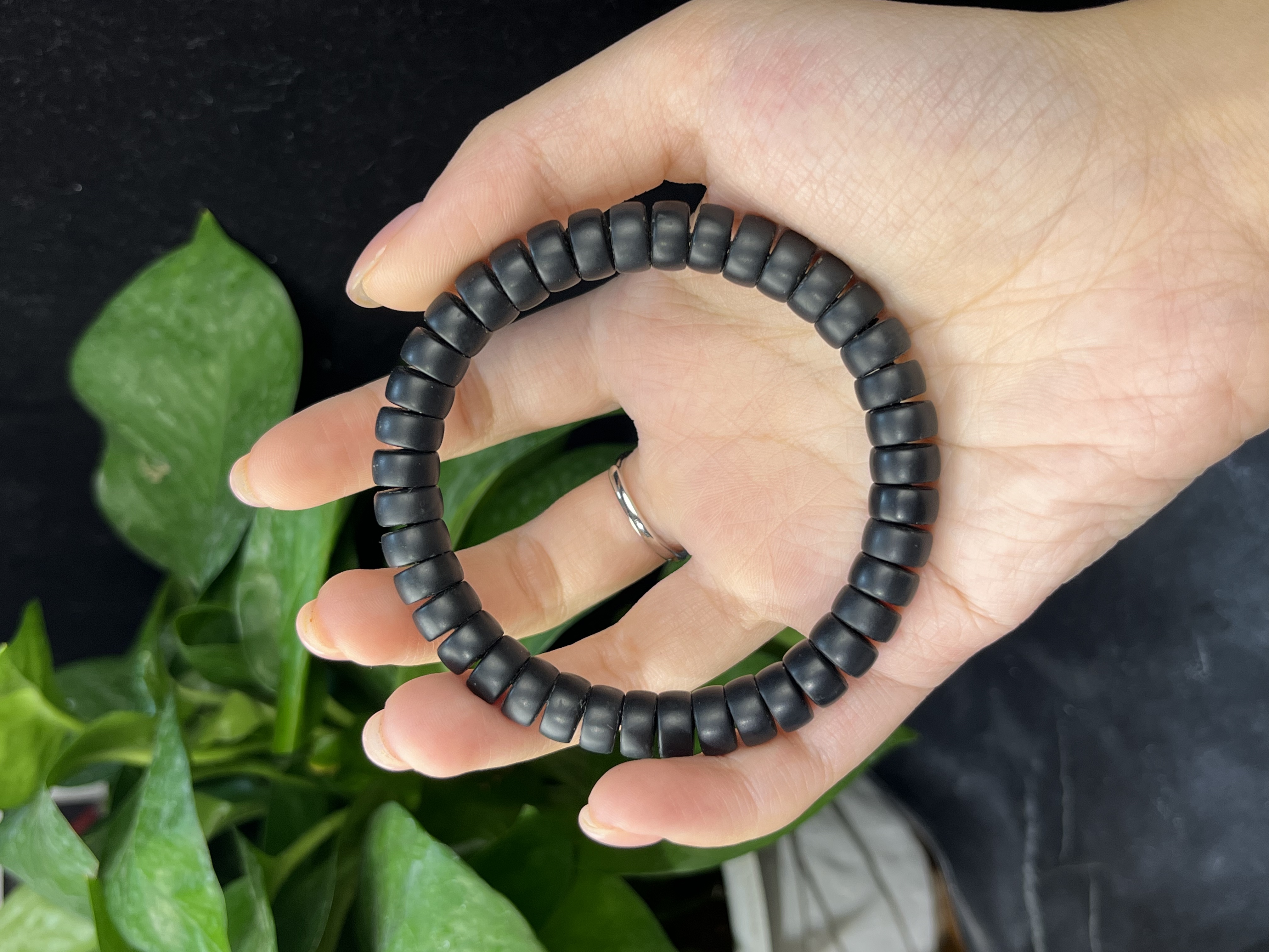 和田玉墨玉小药片款手串 时尚  多样性发其一