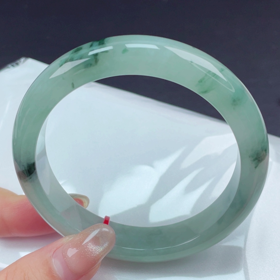 翡翠手镯未镶嵌59圈口