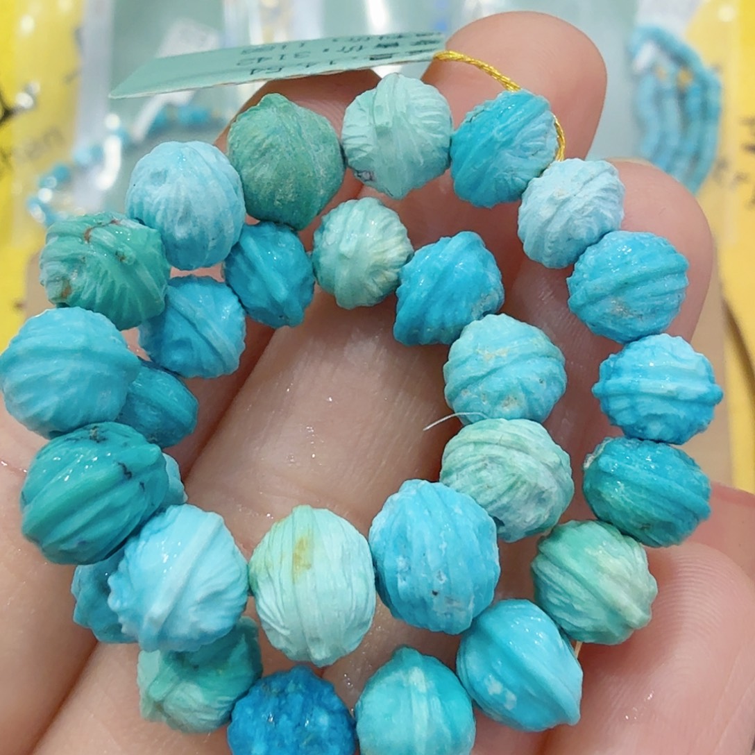 绿松石未镶嵌珠宝奇石