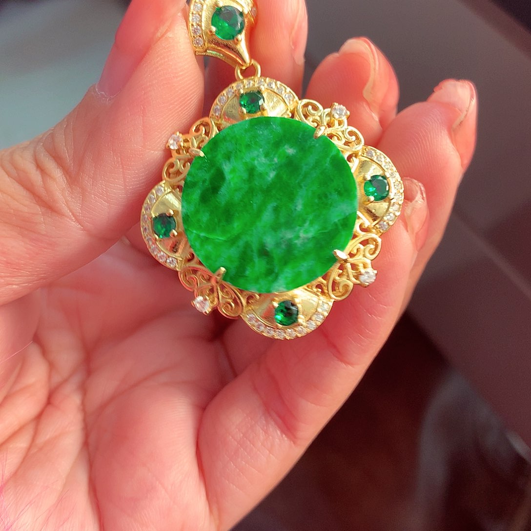 翡翠颈饰银S925镶嵌翡翠