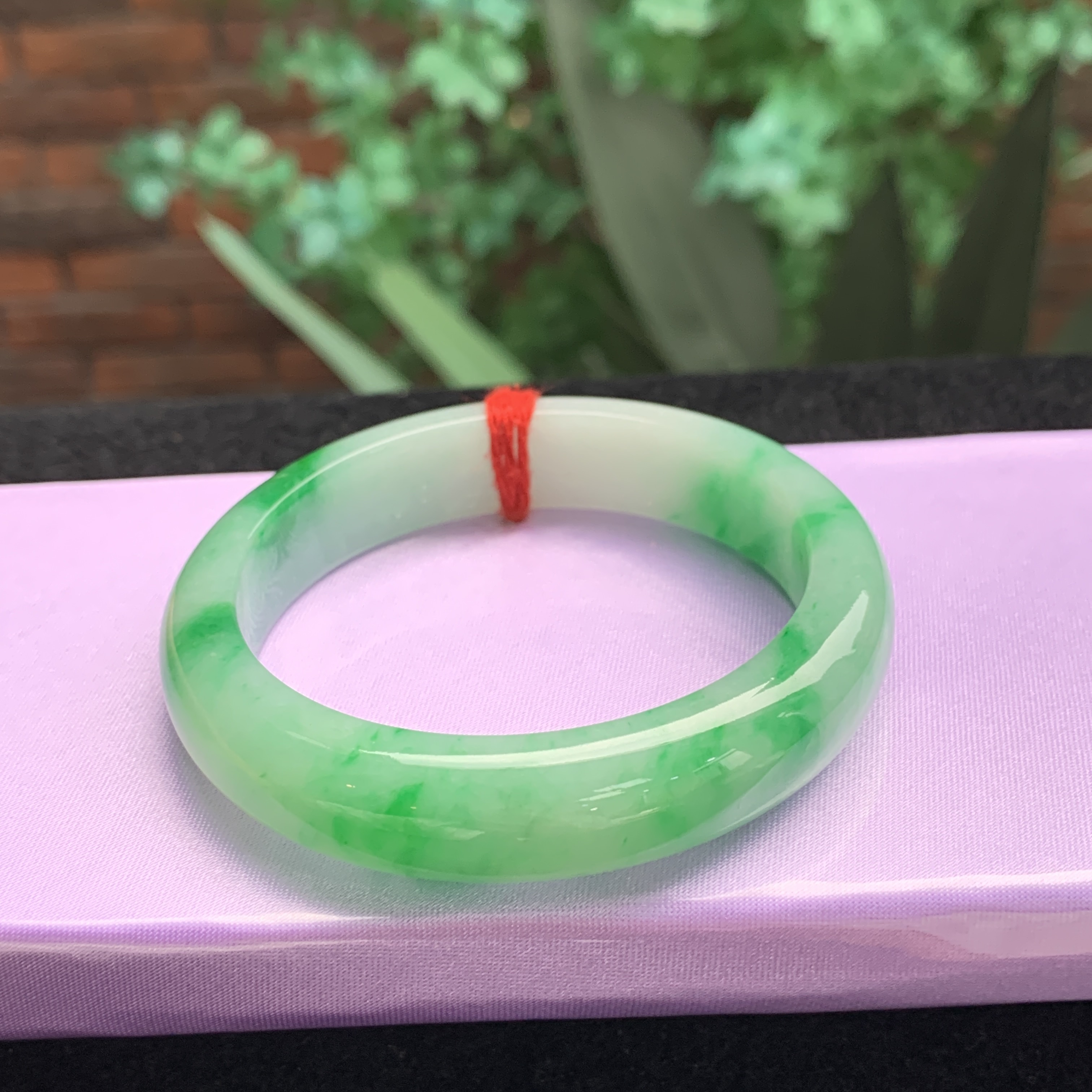 天然阳绿翡翠手镯冰种辣白底青A货编号7364