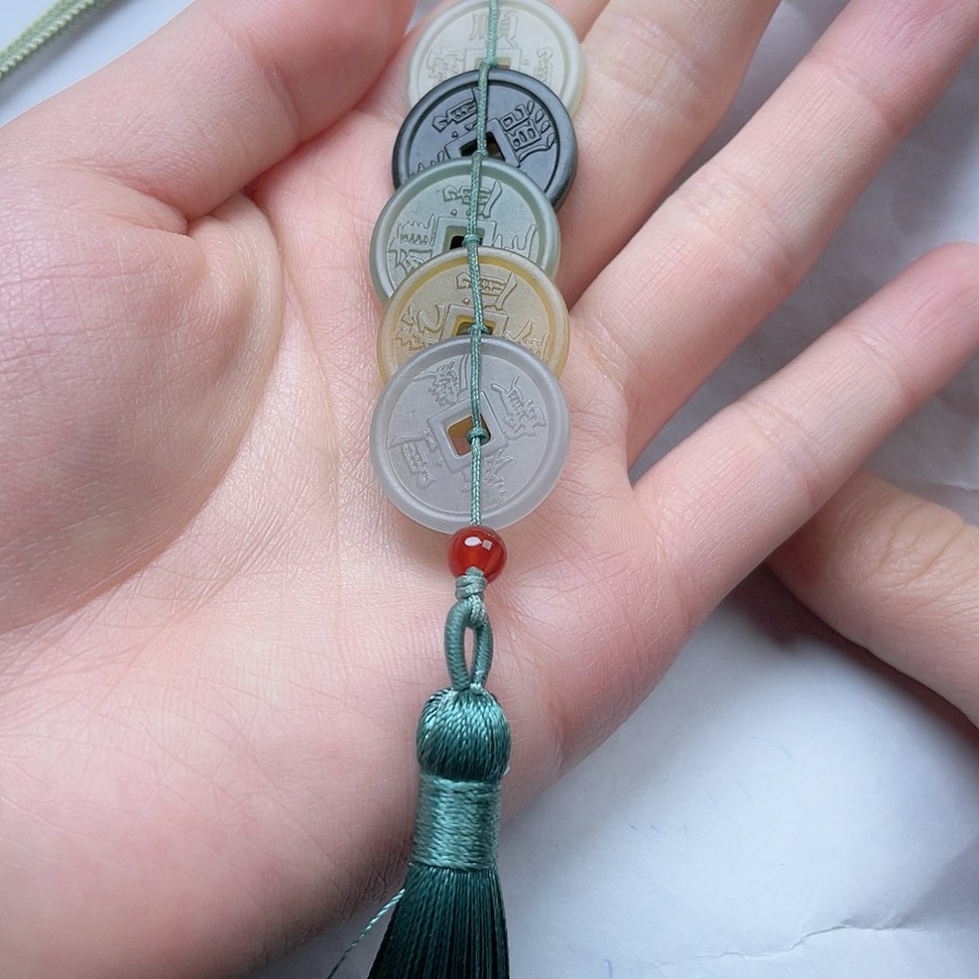 和田玉挂饰。k k 未镶嵌