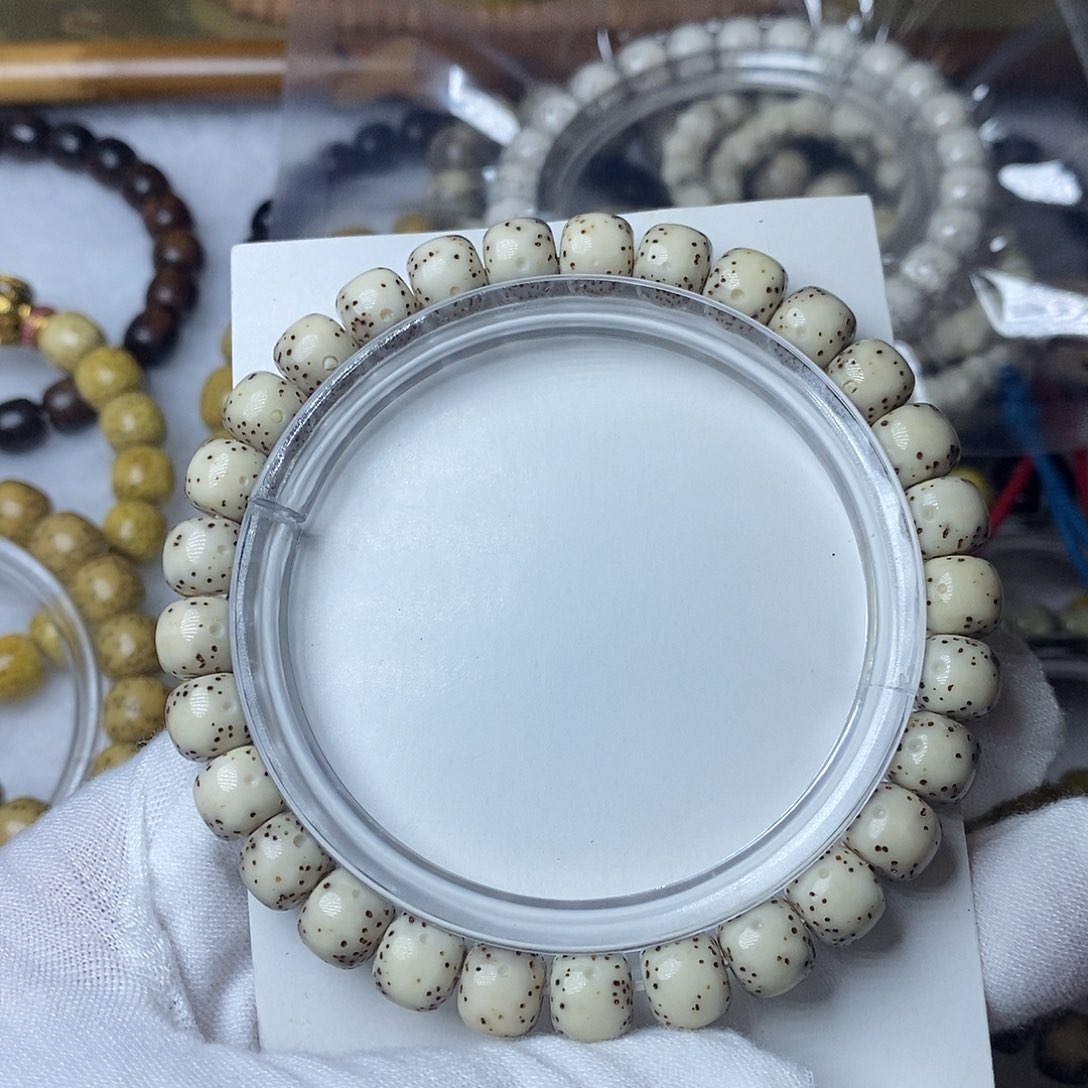 Z***小星月菩提手串87瓷白大留白