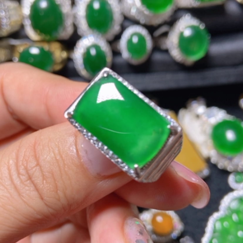 【闪购商品】翡翠挂件银S925镶嵌翡翠