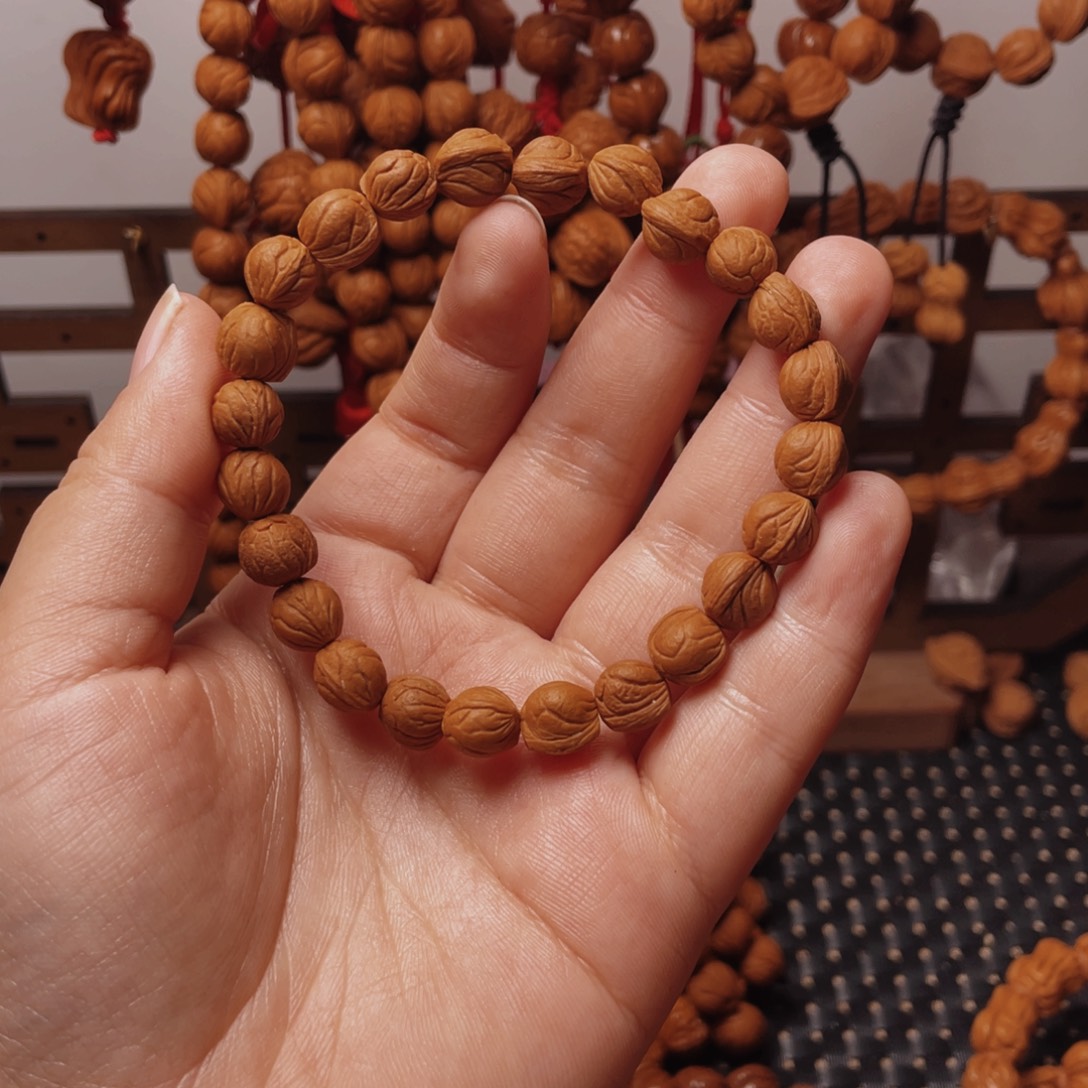 木质类龙纹桃枭手串