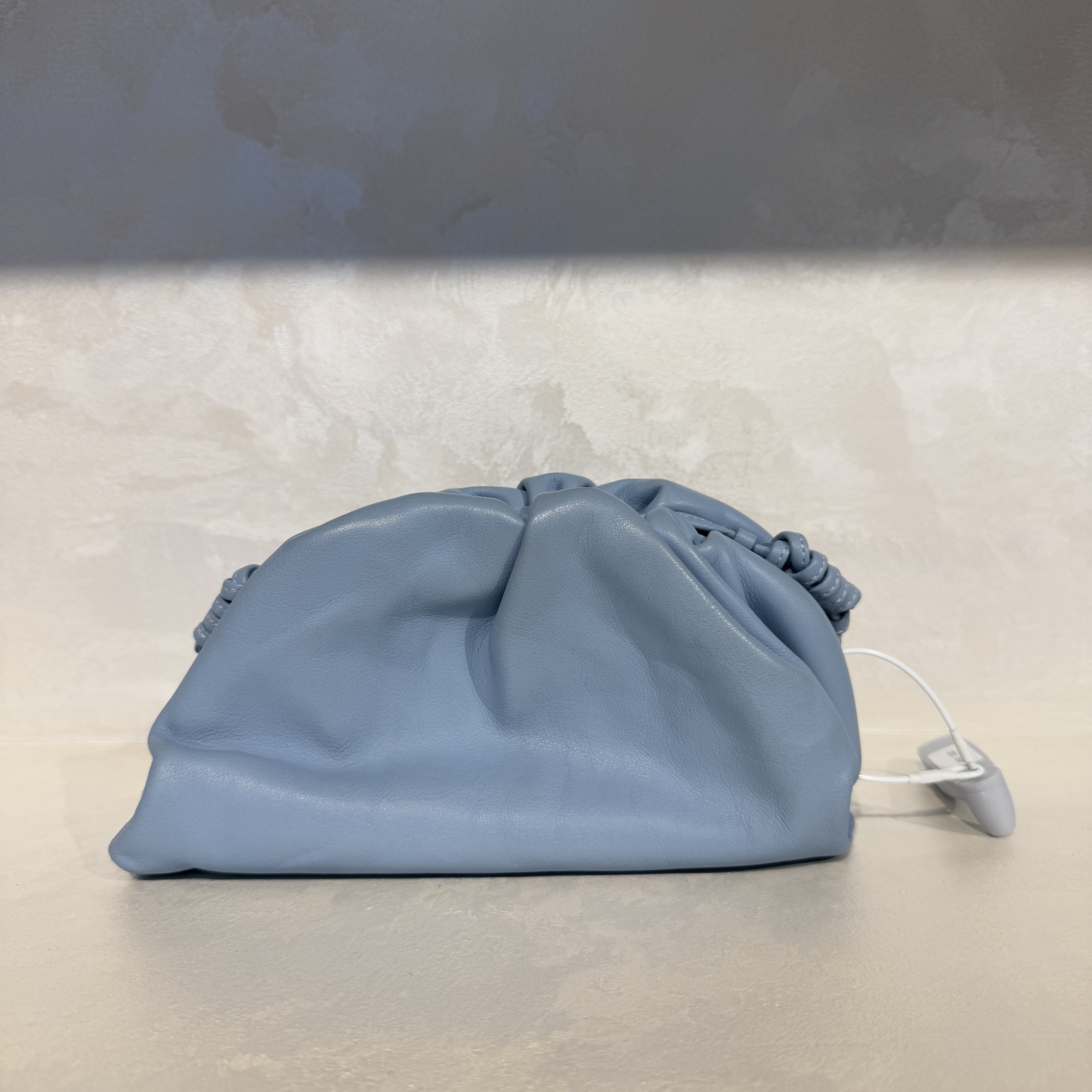 95新 BOTTEGA VENETA/葆蝶家 时尚蓝色云朵包单肩斜挎手提包