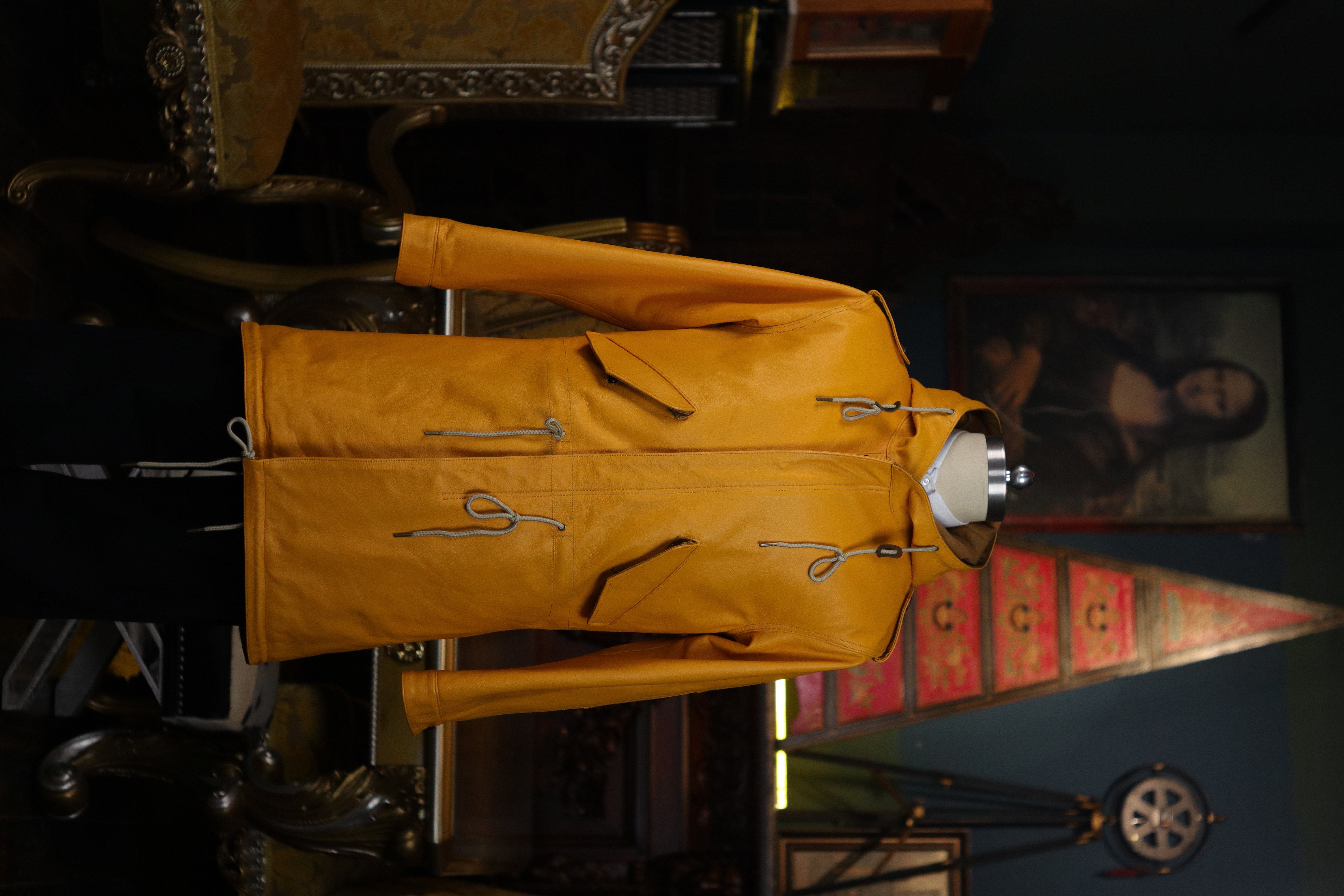 落叶黄头层牛皮M-51廓形宽版鱼尾大衣