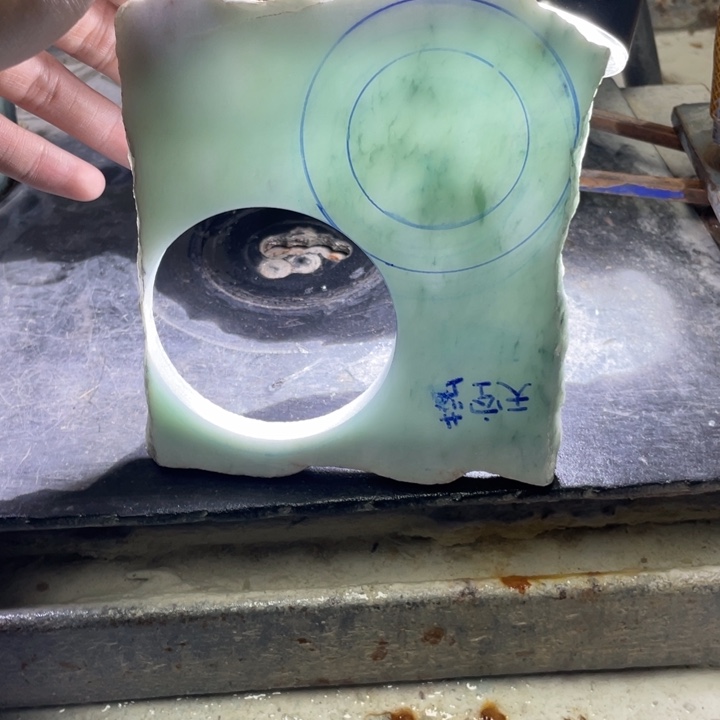 尔***生定制翡翠未镶嵌手镯