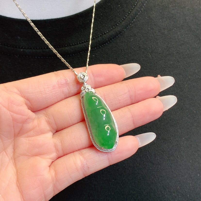 【闪购商品】翡翠吊坠(赠链)18K金镶嵌