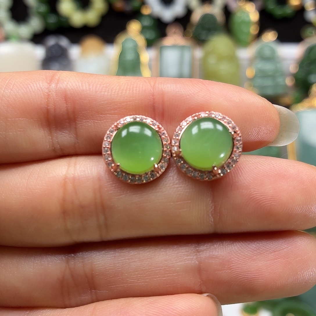 和田玉银S925镶嵌颈饰绿猫漏