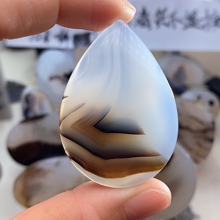 玛瑙/玉髓颈饰未镶嵌