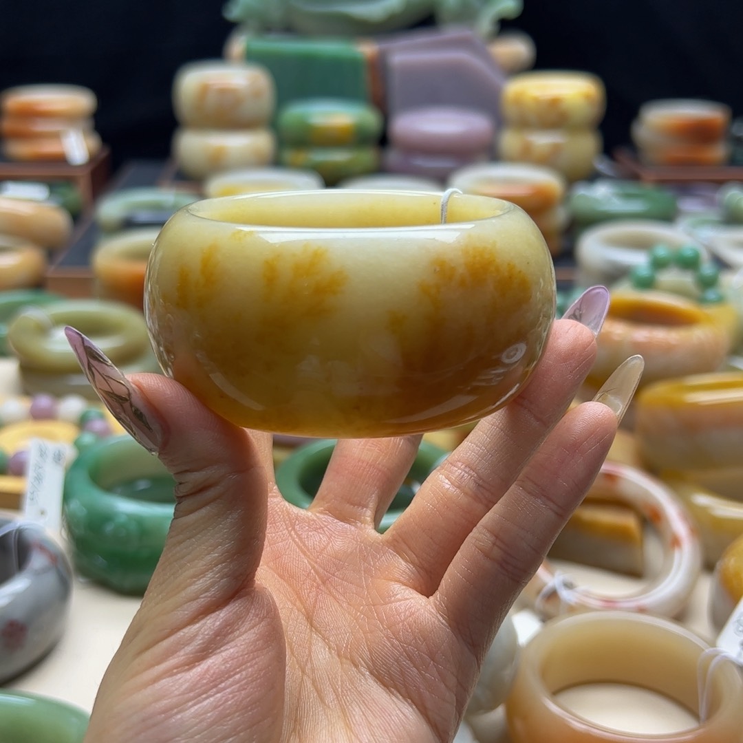 石英质玉手镯未镶嵌