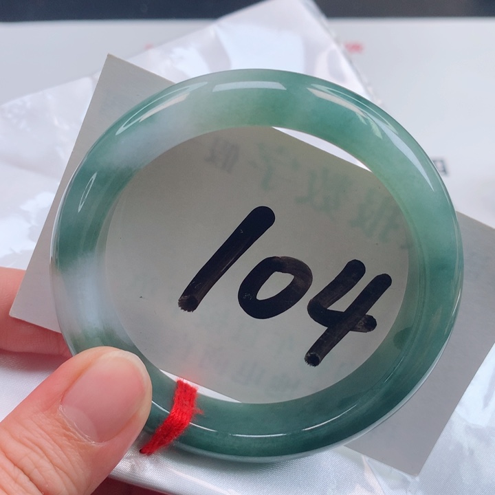 翡翠手镯未镶嵌正