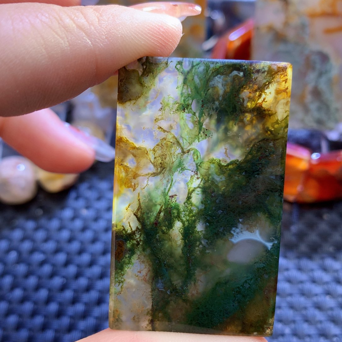 未镶嵌颈饰玛瑙/玉髓宝*