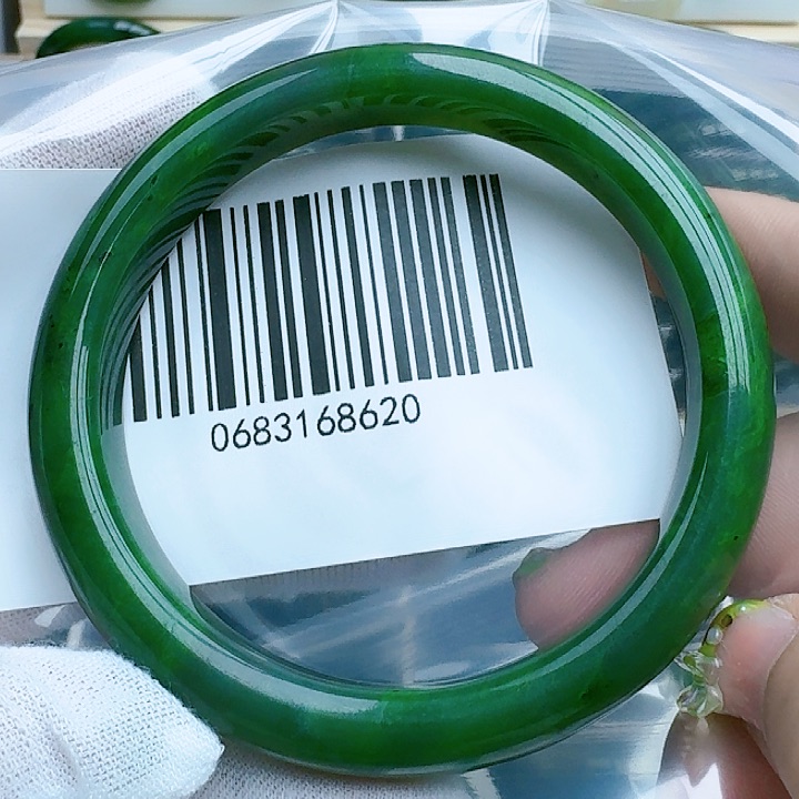 和田玉（碧玉）手镯未镶嵌6364包容