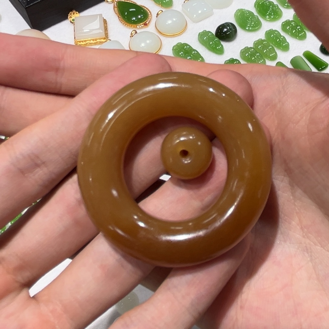 和田玉（糖玉）未镶嵌吊坠(不含链)