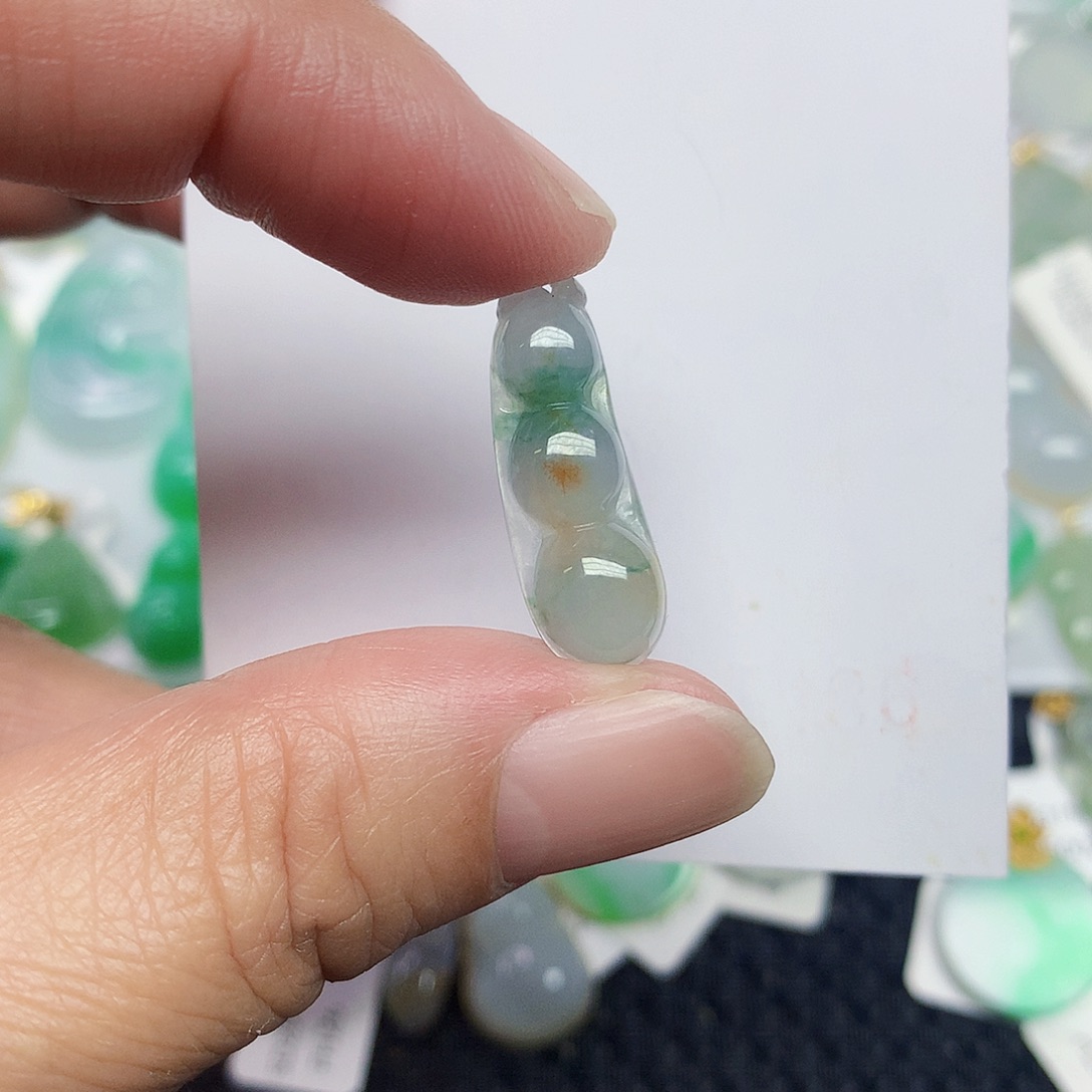 翡翠未镶嵌颈饰3466890