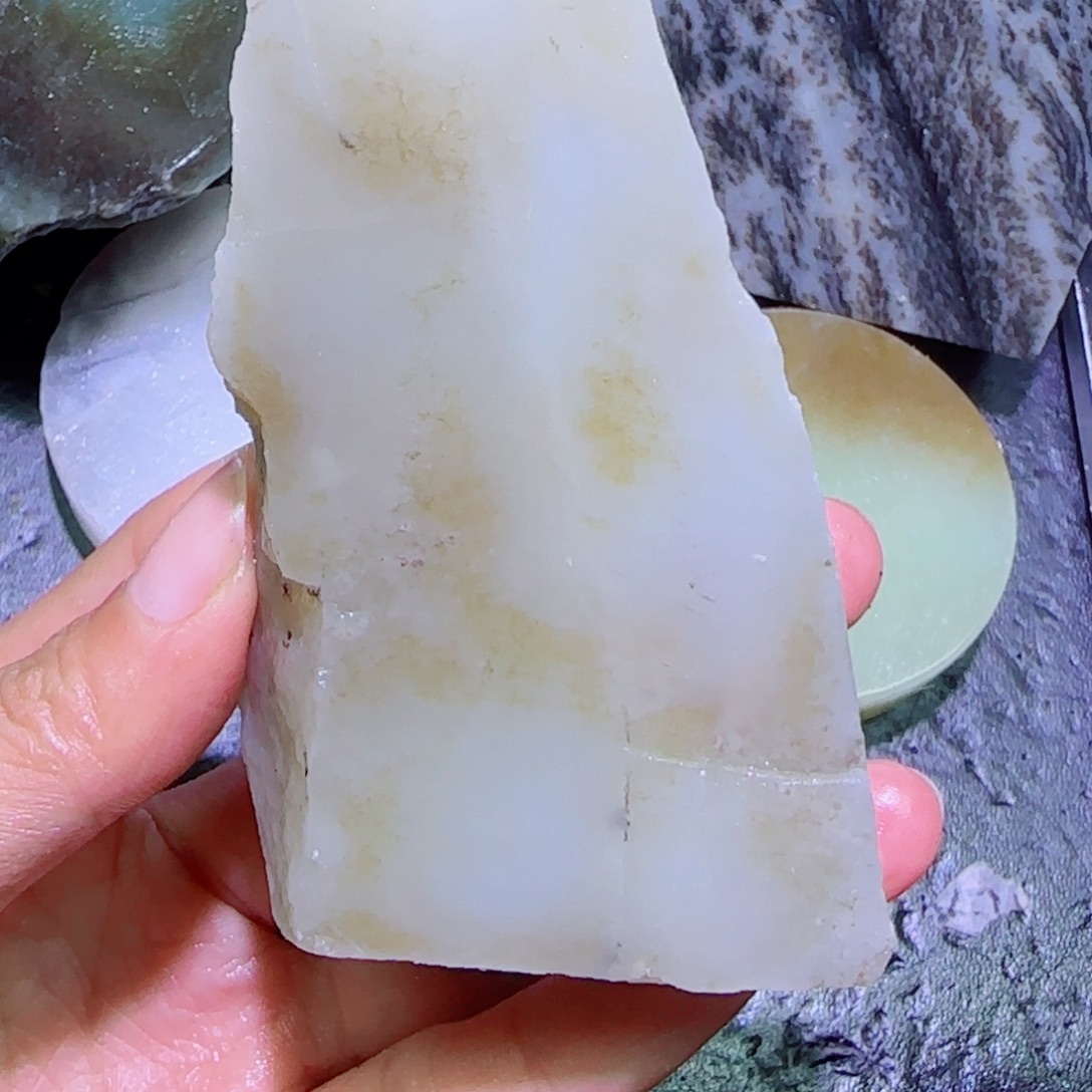 和田玉未镶嵌珠宝半成品