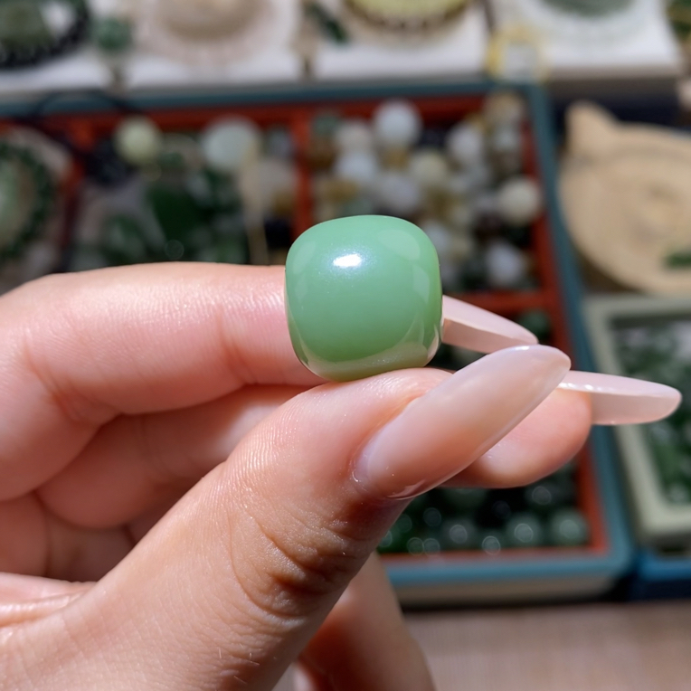 和田玉碧玉粉绿老型15x16