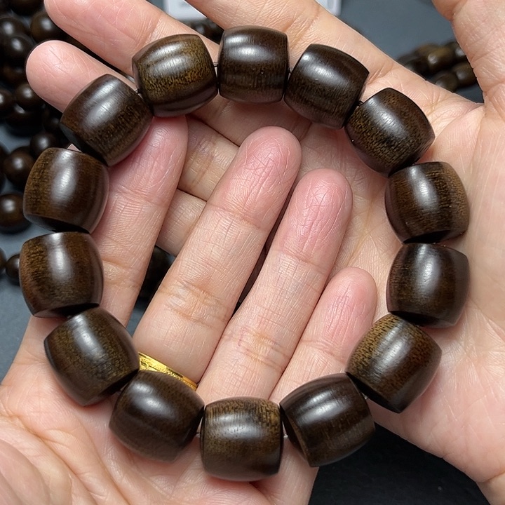 沉香手串白棋玉化