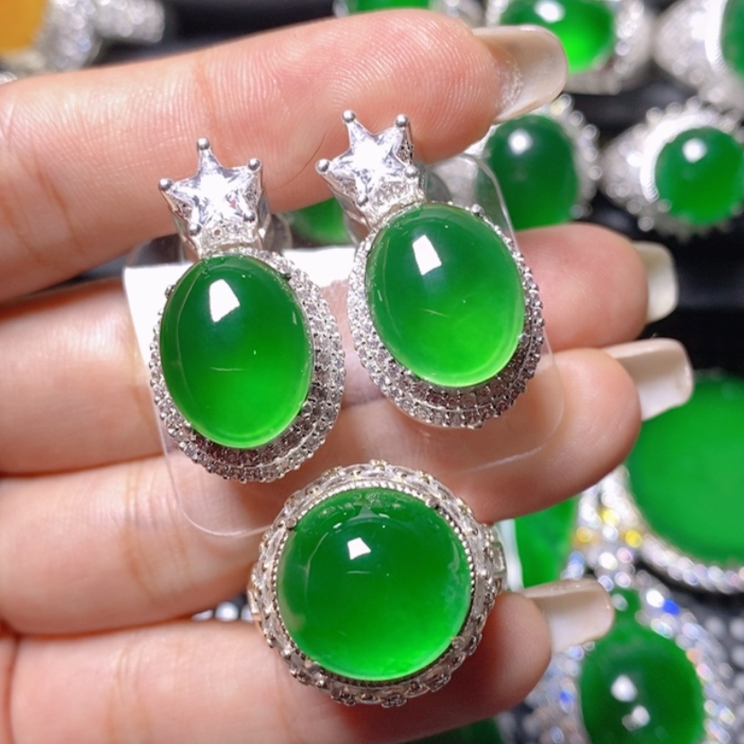 【闪购商品】翡翠挂件未镶嵌一****y蛋面