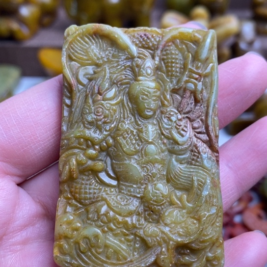 蛇纹石玉未镶嵌颈饰111