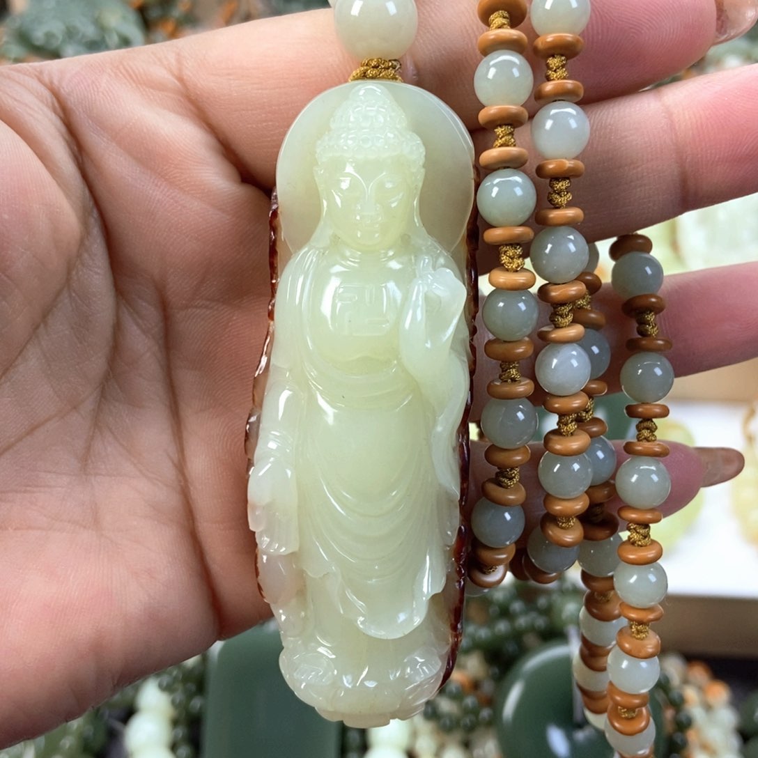 透闪石质玉挂件未镶嵌