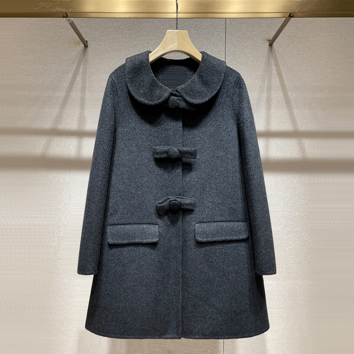 灰色毛呢大衣2025冬季新款减龄气质千金风娃娃领蝴蝶结双面呢外套