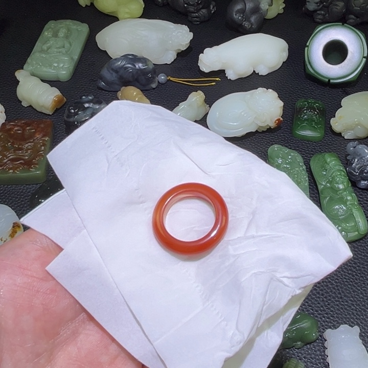 枫***叶未镶嵌和田玉挂件