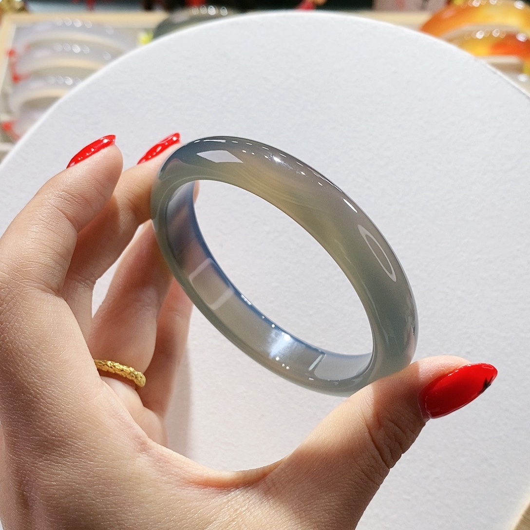 玛瑙/玉髓手镯未镶嵌59