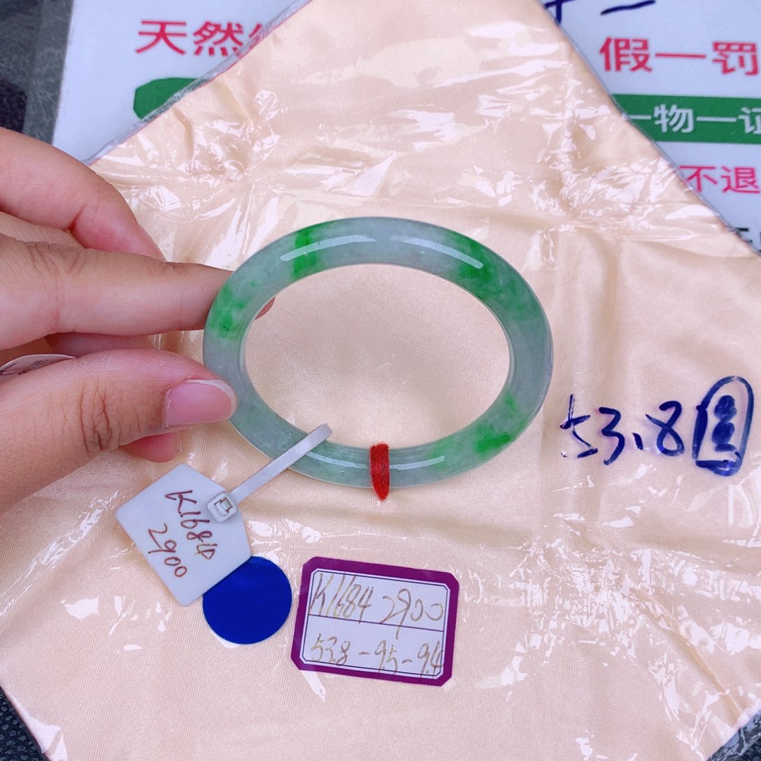 翡翠手镯未镶嵌缅甸翡翠