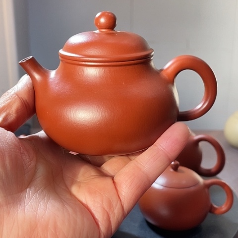 大***爱紫砂茶壶本山朱泥，容天，200 c c