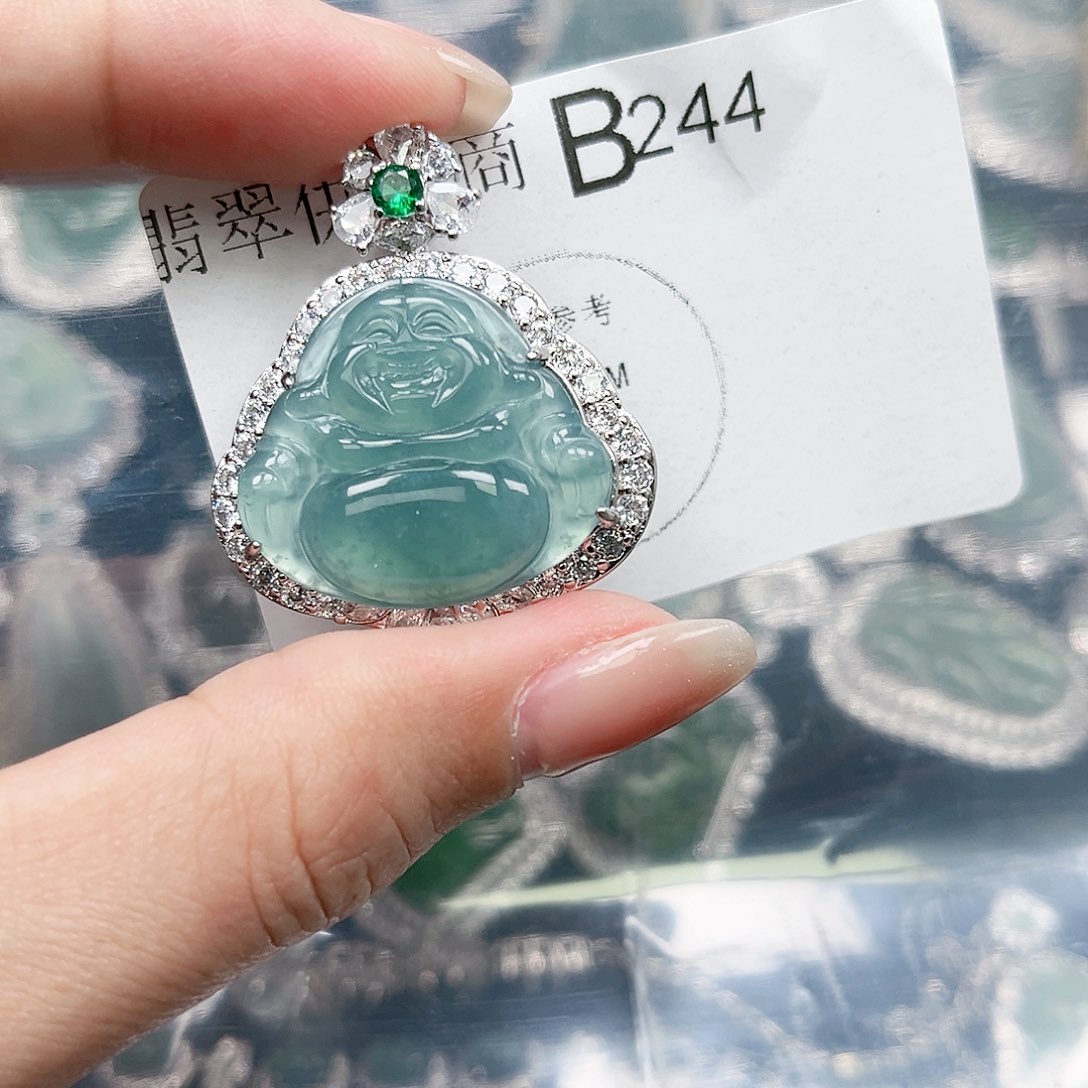 翡翠颈饰未镶嵌翡翠244