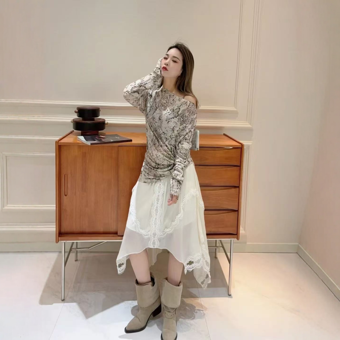 现货【I/C蕾丝不规则半裙】刺绣拼接不规则半裙小众设计师女款