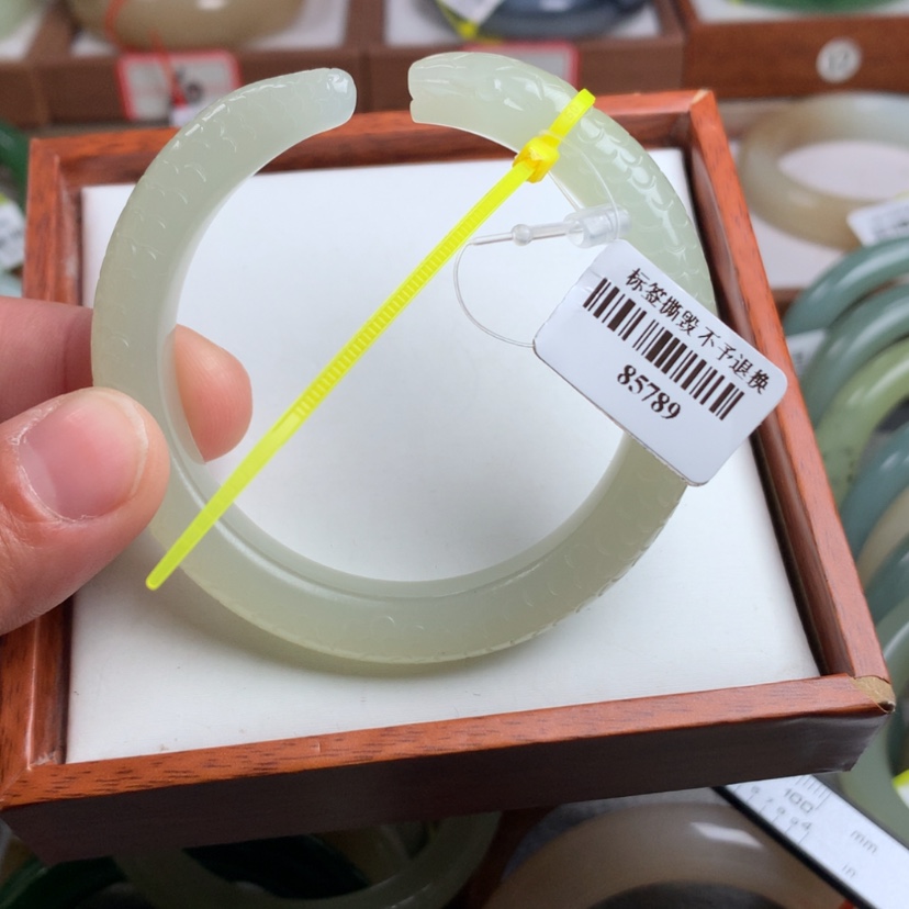 【闪购商品】和田玉手镯未镶嵌