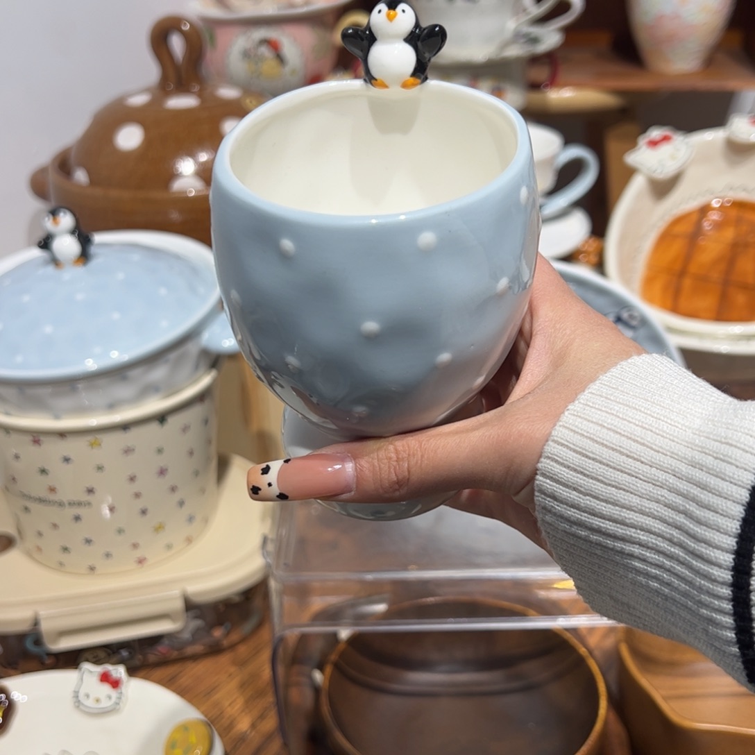 立体企鹅手握杯    