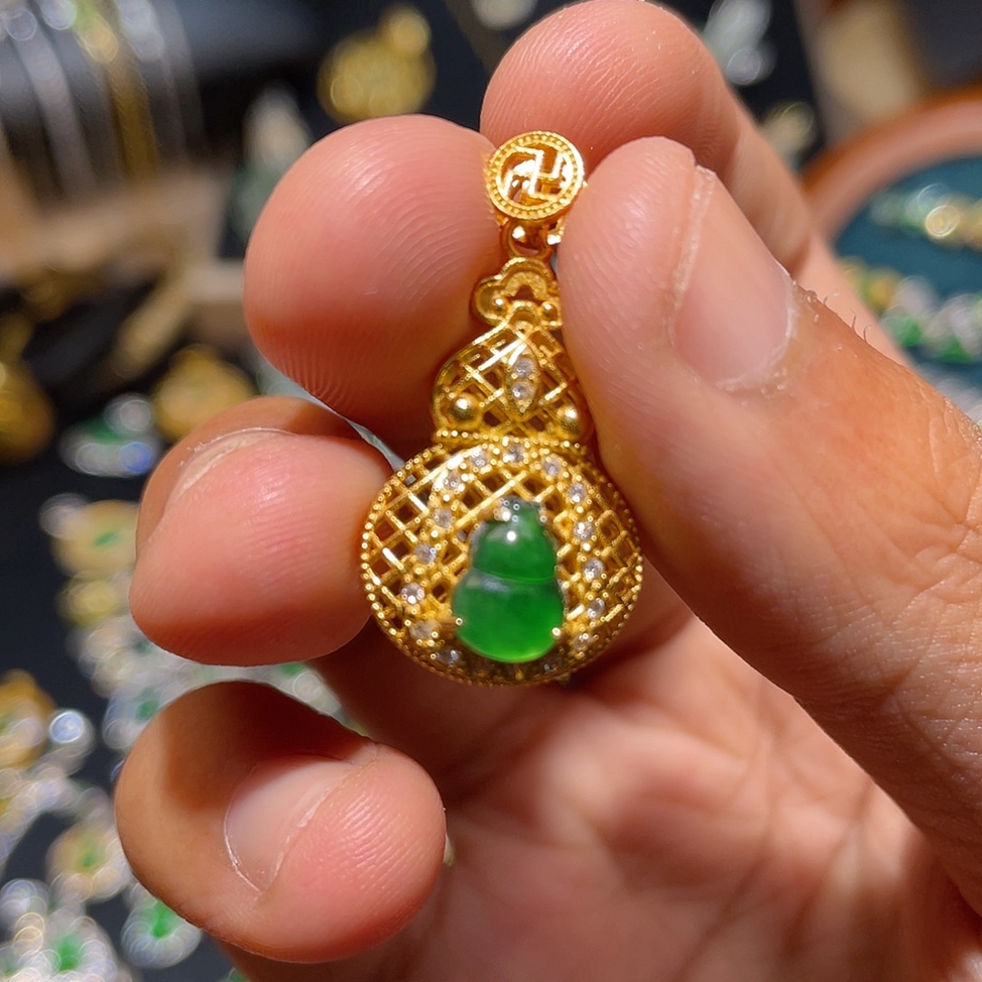 颈饰银S925镶嵌翡翠