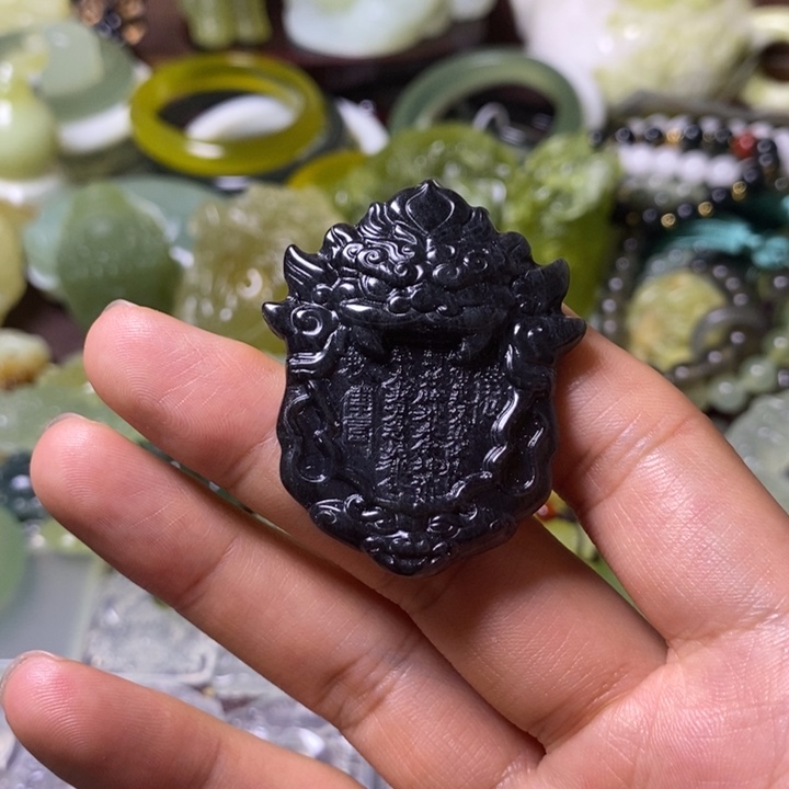 岫玉岫玉颈饰未镶嵌