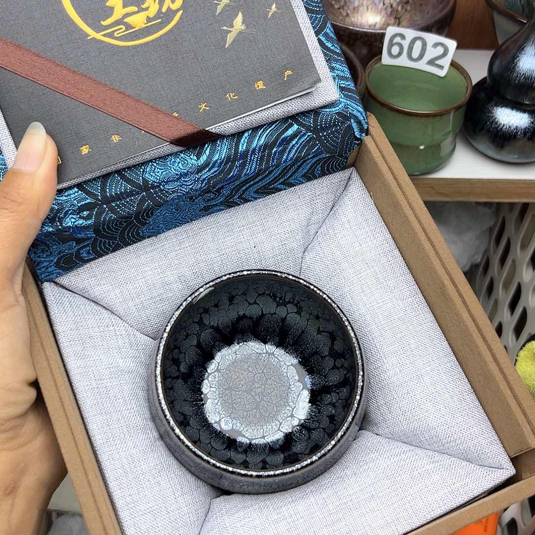 茶盏您好有超级显腿长